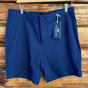 Vineyard Vines On The Go 7” Short NWT